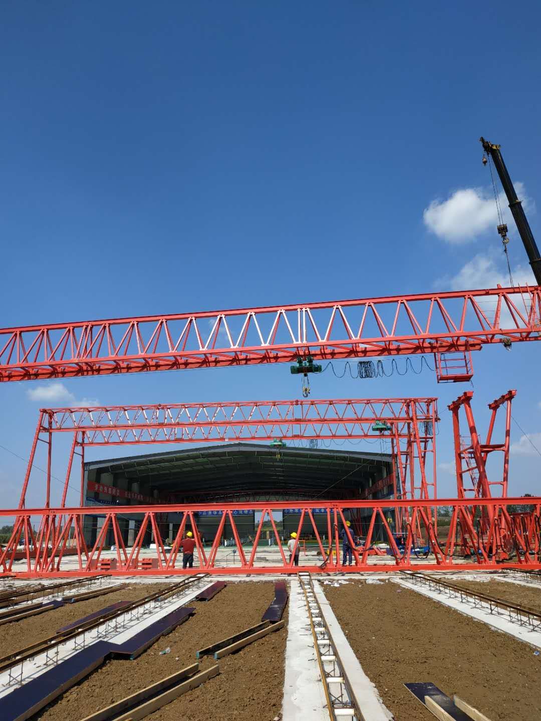 上海普都建筑勞務有限公司安徽滁州定遠縣中交華南公司明巢高速4標MG8010T-32M-9M龍門吊二臺，MH10T-32M-9M龍門吊三臺